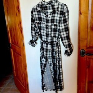 Sanctuary Shirtdress or Duster, Plaid Cotten & Rayon Cozy NWOT - never worn.